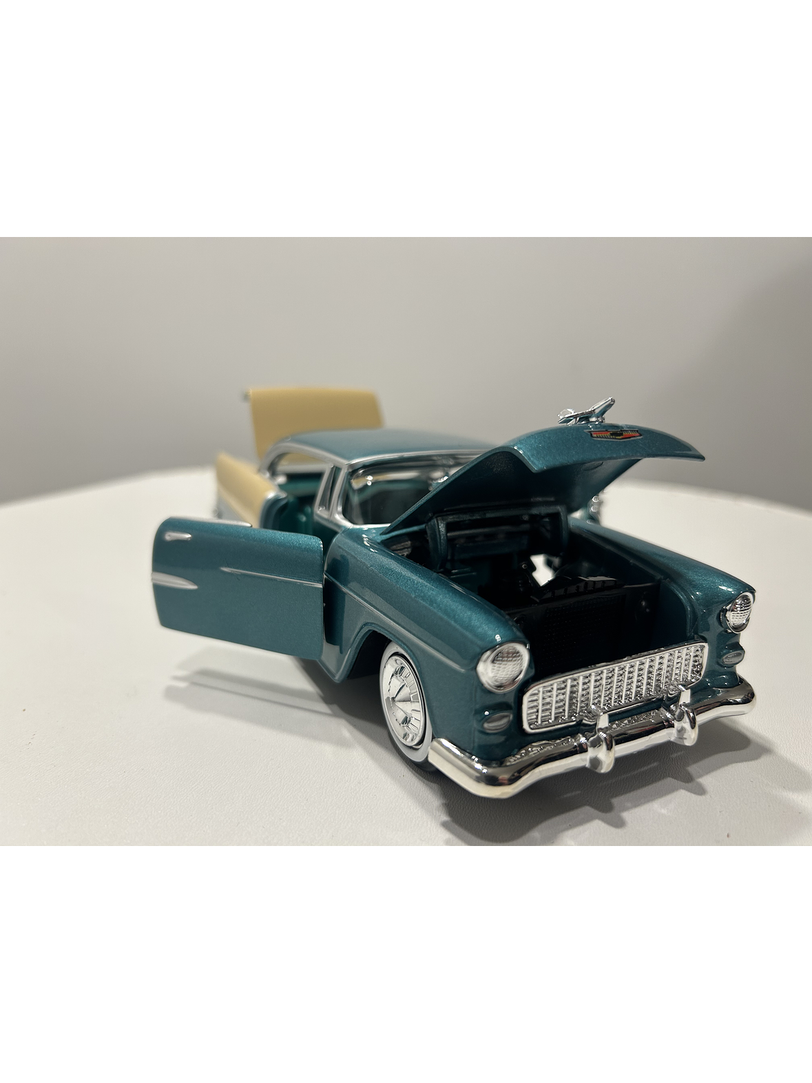 Motormax Chevrolet Bel Air Hardtop 1955 1:24 (verde metálico/beige) – Edición “Timeless Legends” 5