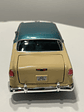 Motormax Chevrolet Bel Air Hardtop 1955 1:24 (verde metálico/beige) – Edición “Timeless Legends” - Miniatura 8