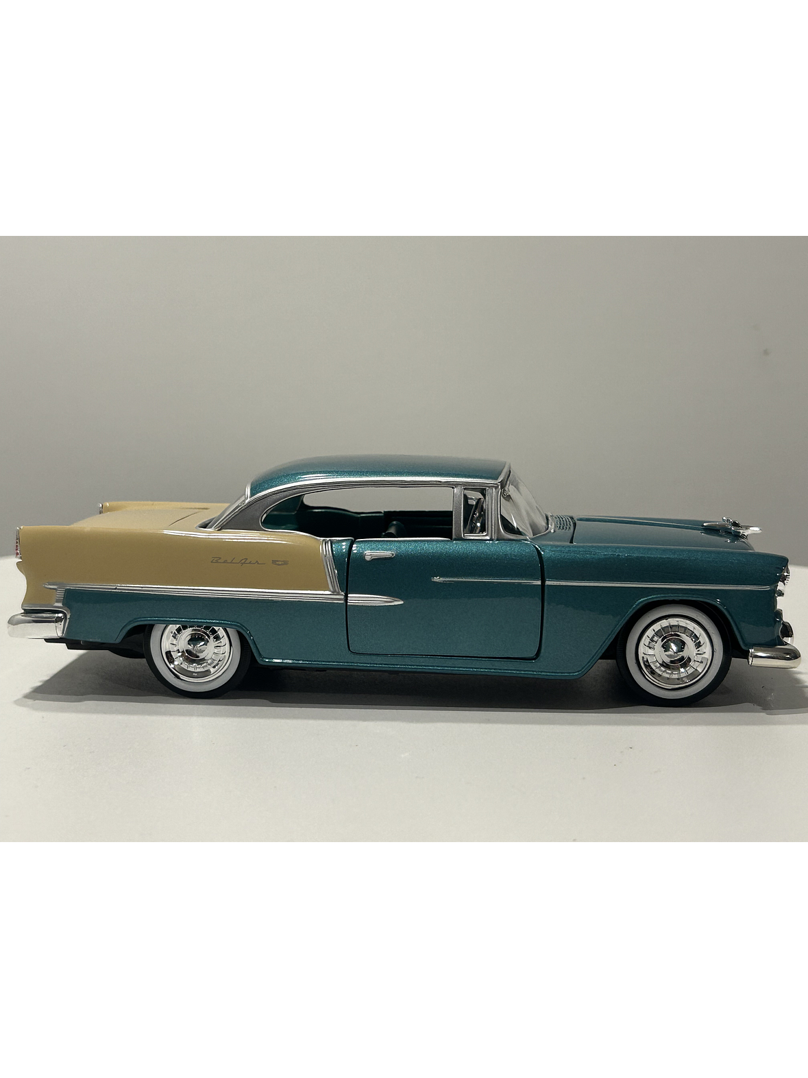 Motormax Chevrolet Bel Air Hardtop 1955 1:24 (verde metálico/beige) – Edición “Timeless Legends” 6