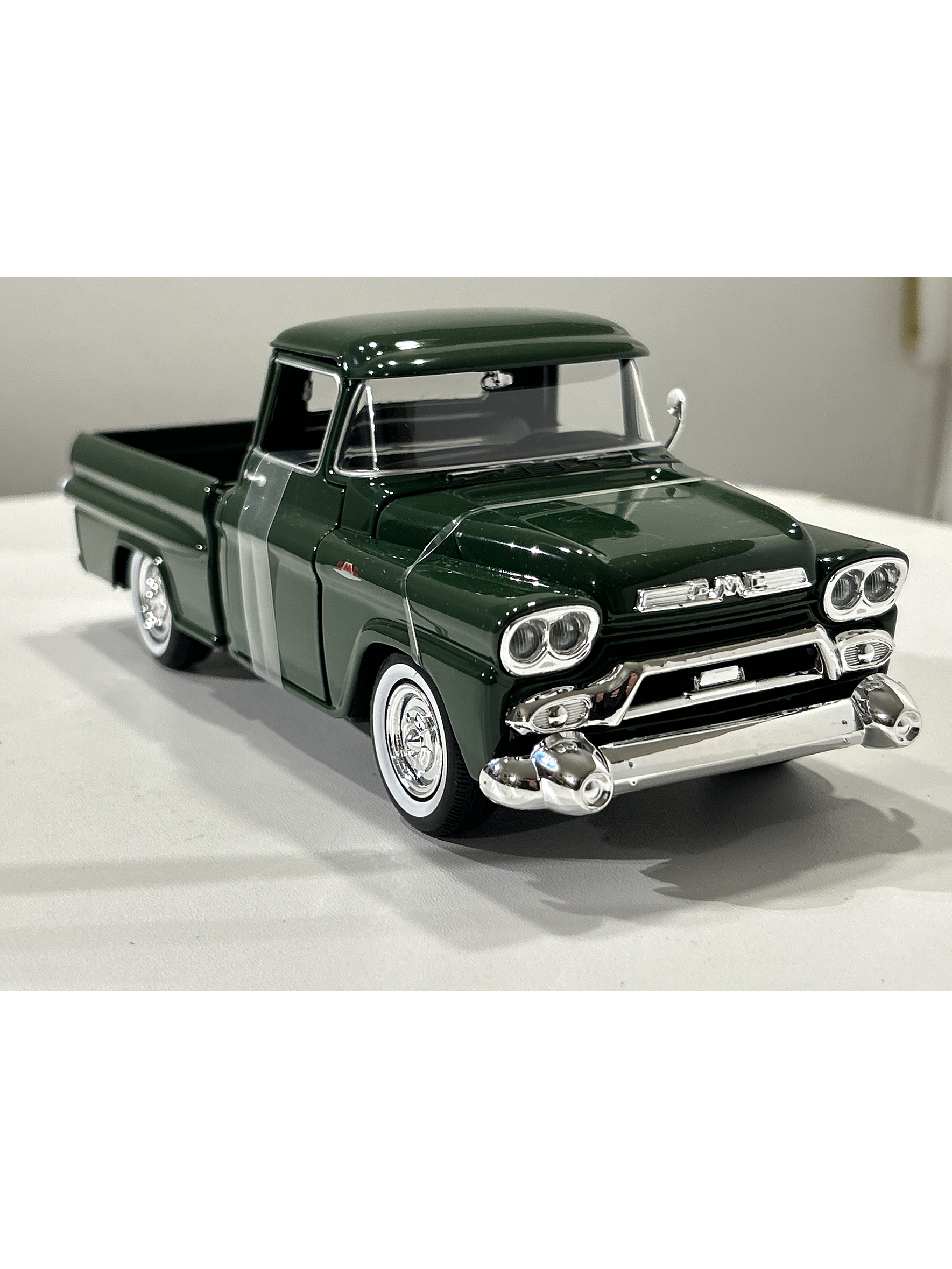 Motormax GMC 100 Pickup, 1:24 (Timeless Legends) – Ruta Nostalgia Chile 25