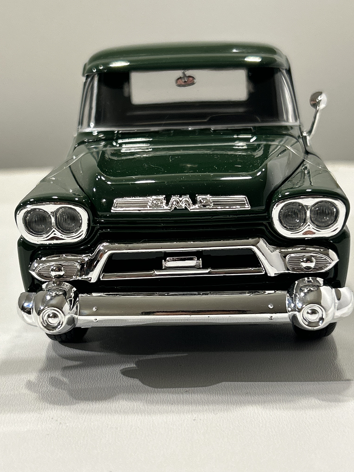 Motormax GMC 100 Pickup, 1:24 (Timeless Legends) – Ruta Nostalgia Chile 24