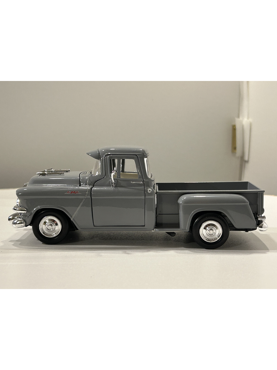 Motormax GMC 100 Pickup, 1:24 (Timeless Legends) – Ruta Nostalgia Chile 20