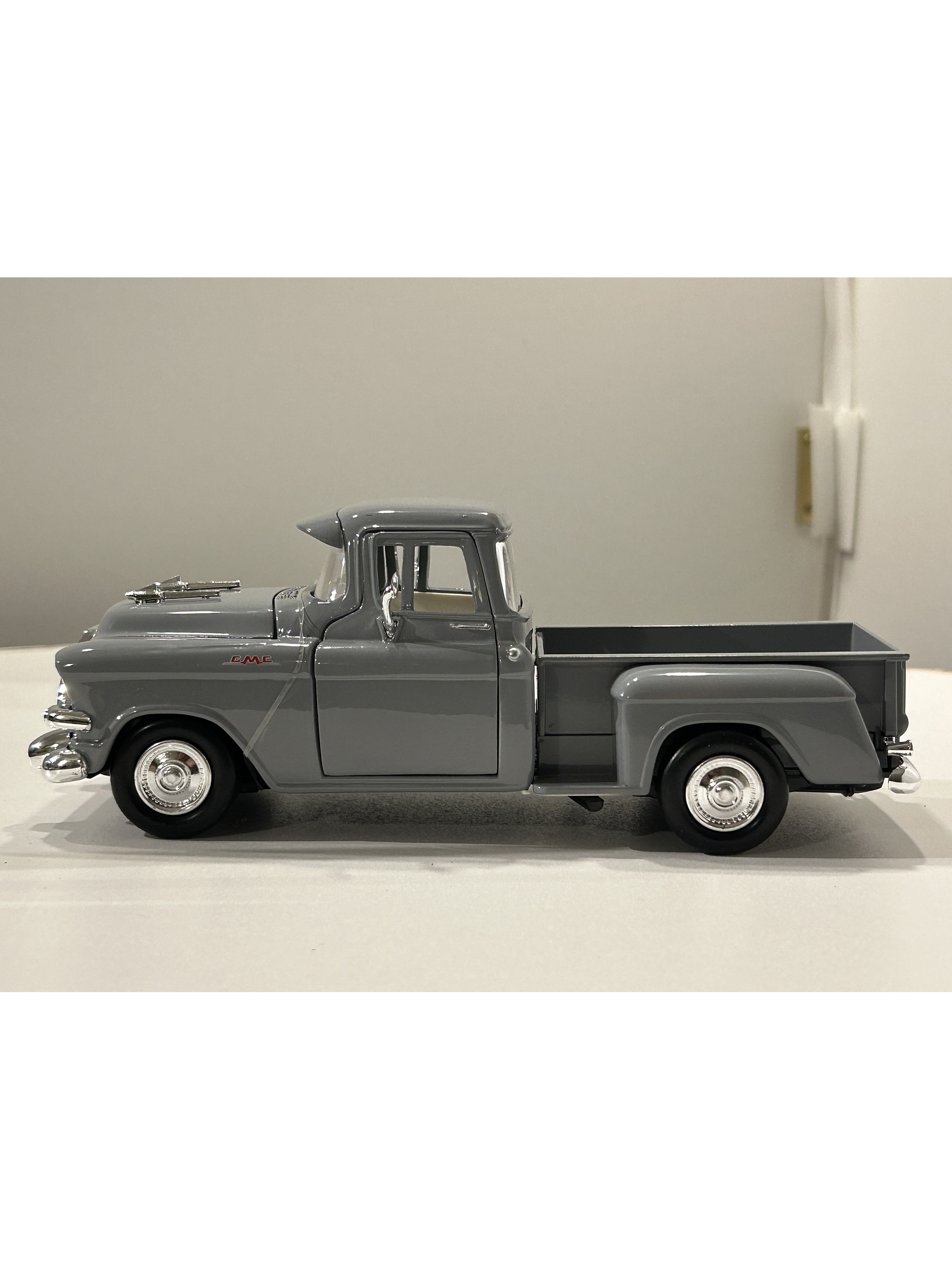 Motormax GMC 100 Pickup, 1:24 (Timeless Legends) – Ruta Nostalgia Chile 20