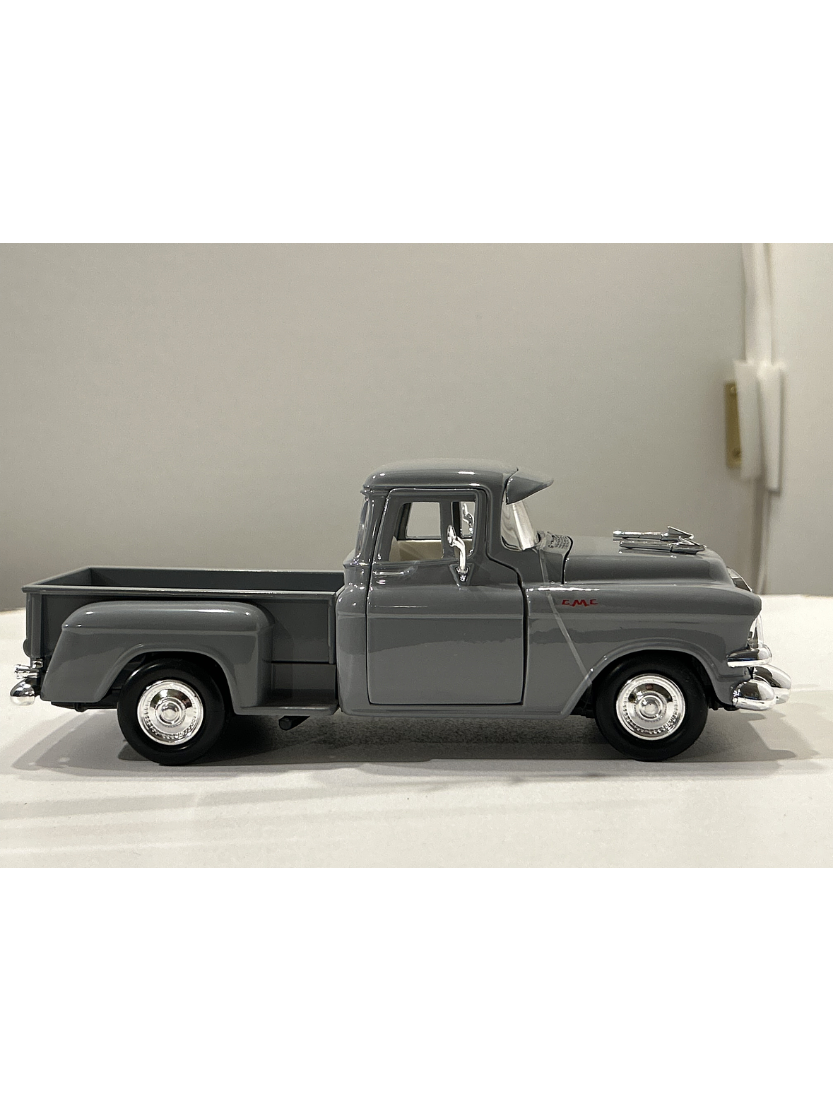 Motormax GMC 100 Pickup, 1:24 (Timeless Legends) – Ruta Nostalgia Chile 16