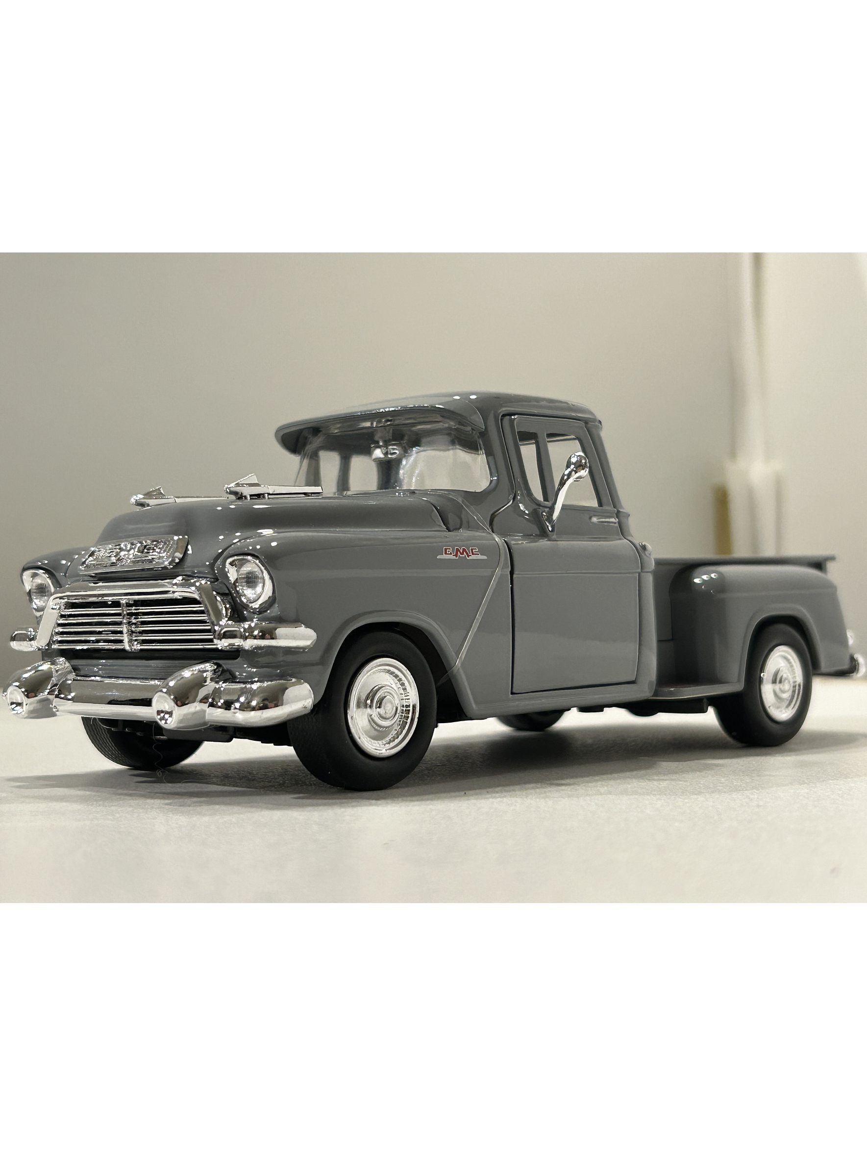 Motormax GMC 100 Pickup, 1:24 (Timeless Legends) – Ruta Nostalgia Chile 12