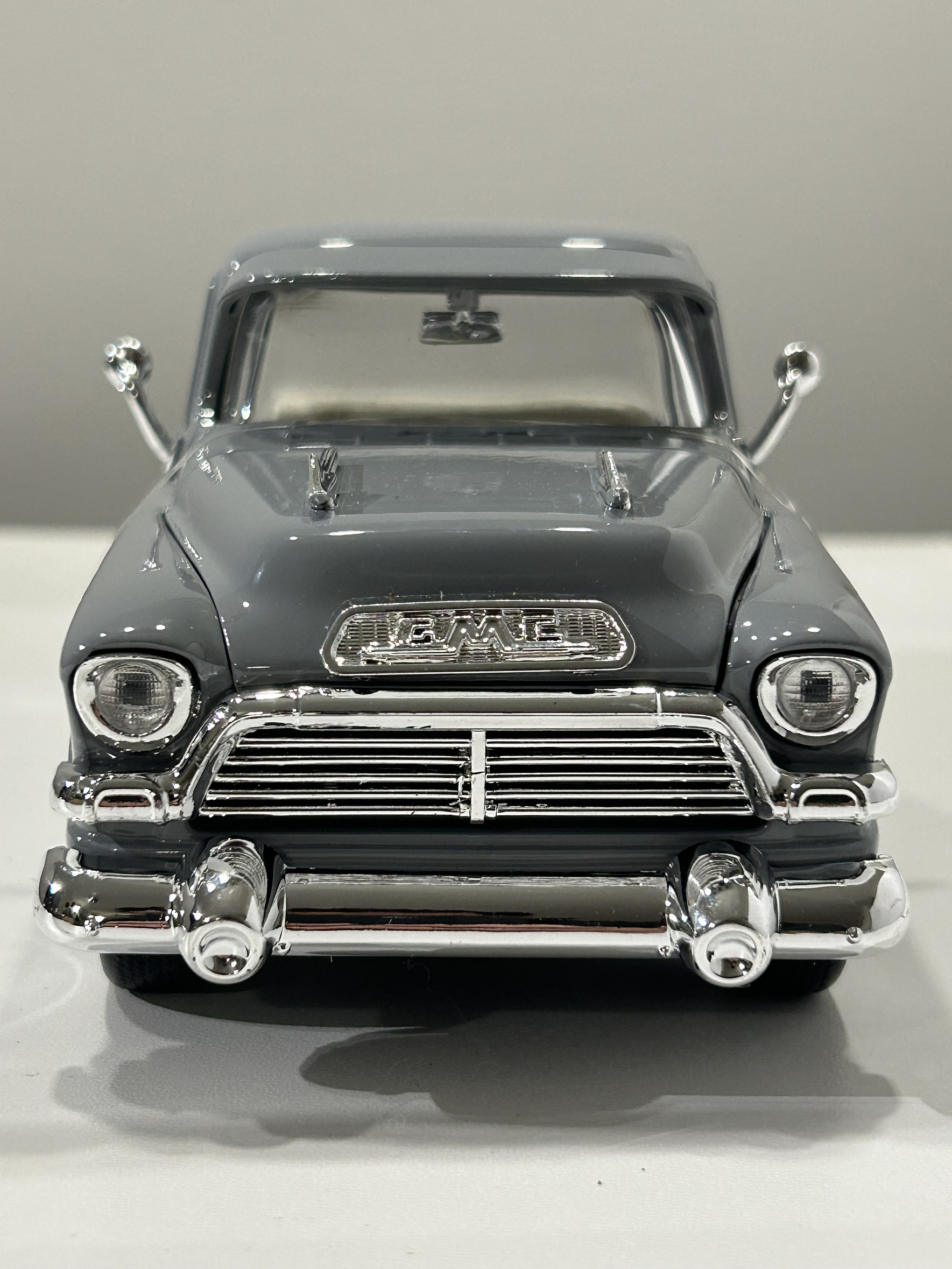 Motormax GMC 100 Pickup, 1:24 (Timeless Legends) – Ruta Nostalgia Chile 13