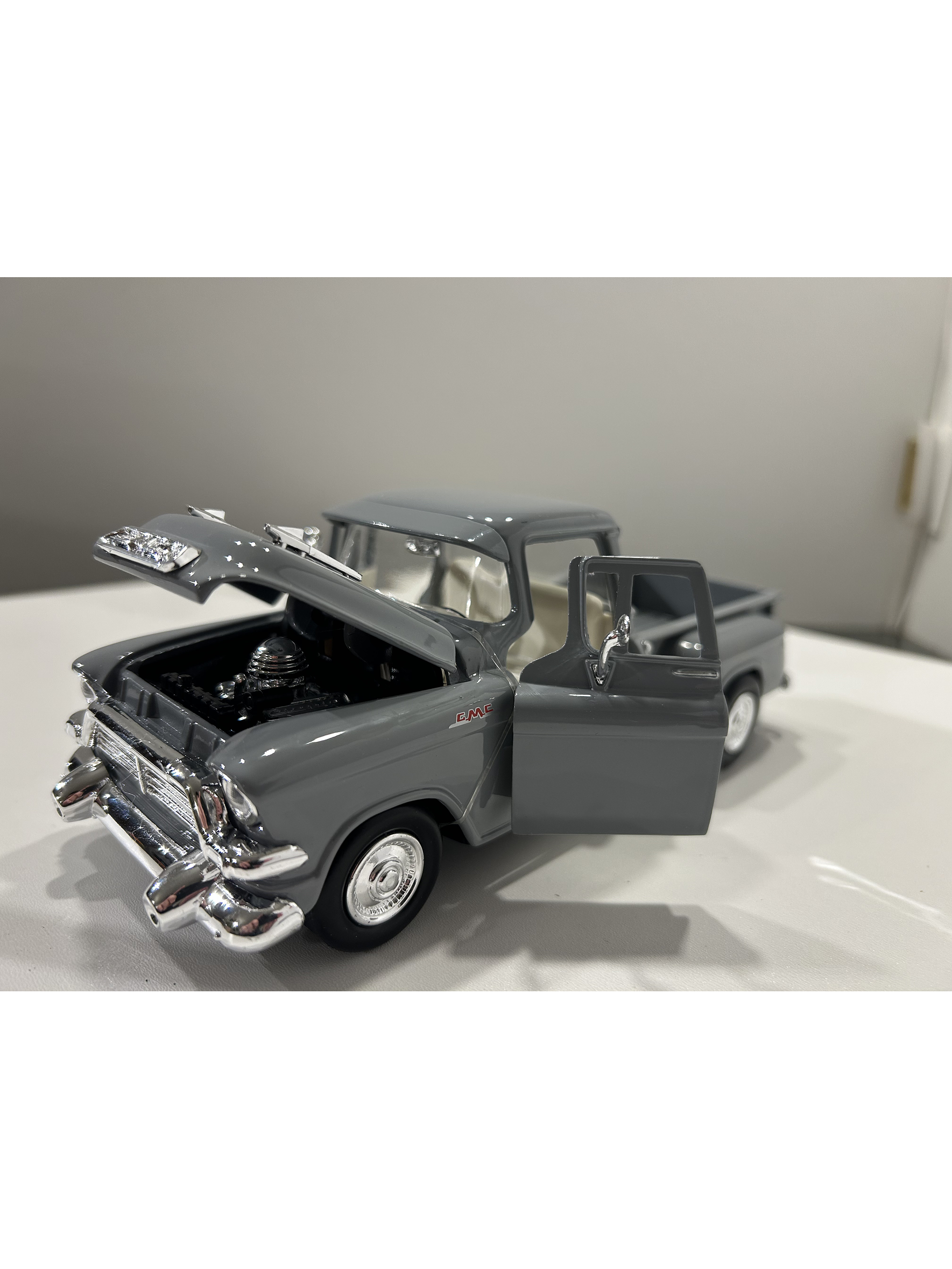 Motormax GMC 100 Pickup, 1:24 (Timeless Legends) – Ruta Nostalgia Chile 14