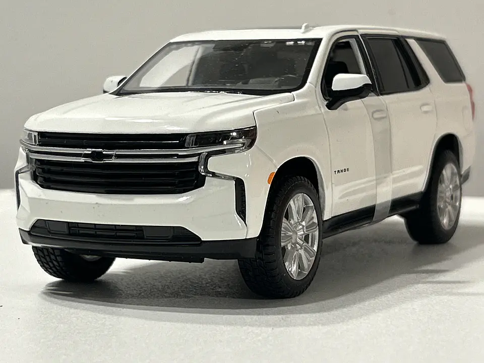 Camioneta Chevrolet Tahoe 2021 Maisto Special Edition 1:26 2