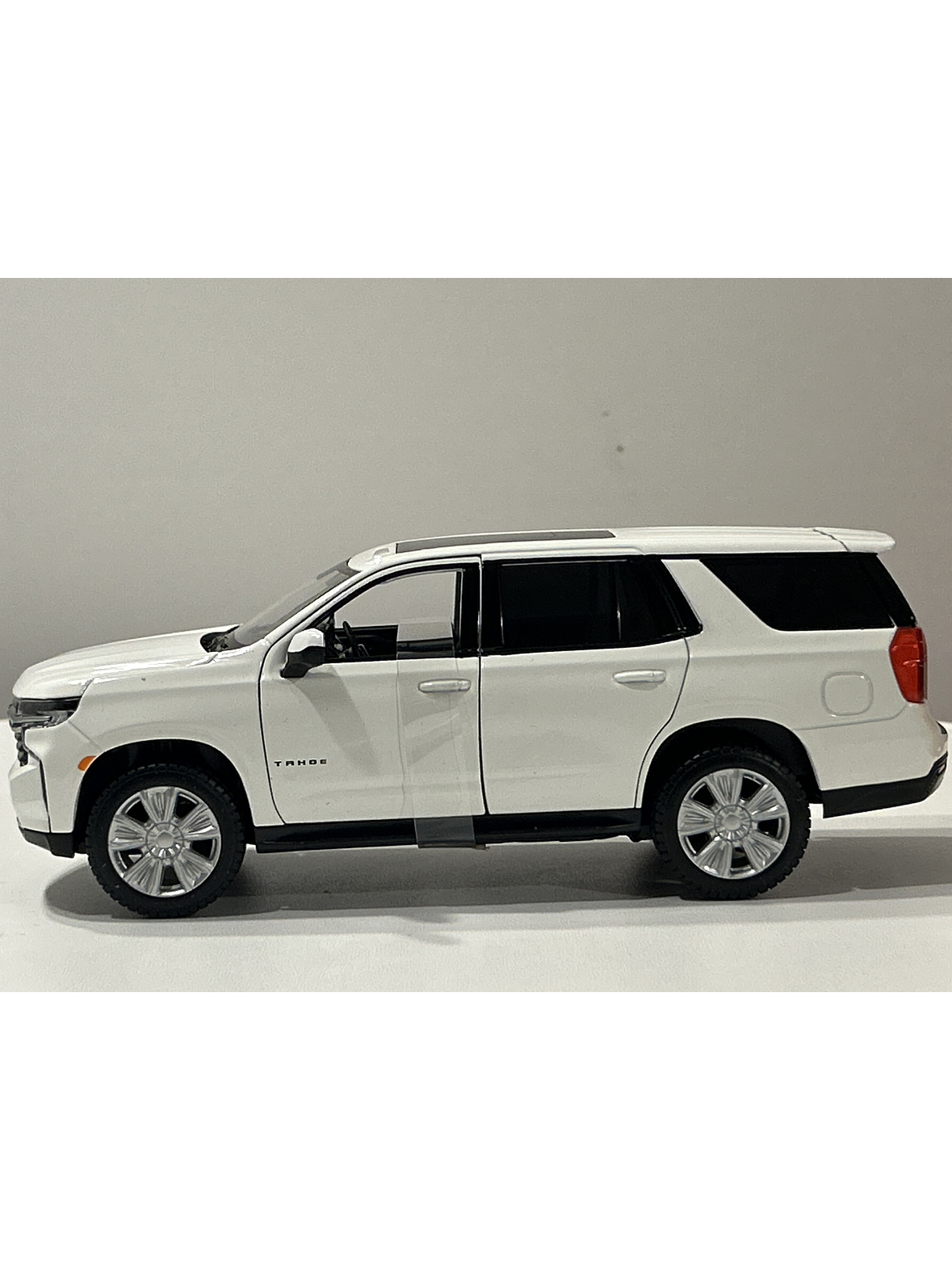 Chevrolet Tahoe 2021 Maisto Special Edition 1:26  – Ruta Nostalgia Chile 8