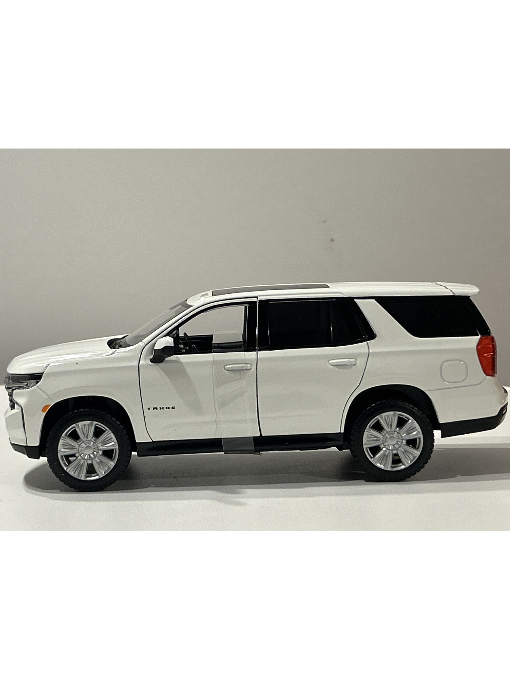 Chevrolet Tahoe 2021 Maisto Special Edition 1:26  – Ruta Nostalgia Chile 8