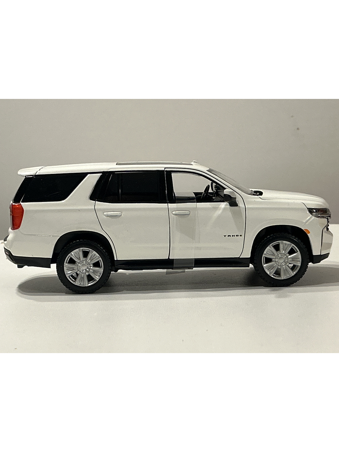Chevrolet Tahoe 2021 Maisto Special Edition 1:26  – Ruta Nostalgia Chile 5
