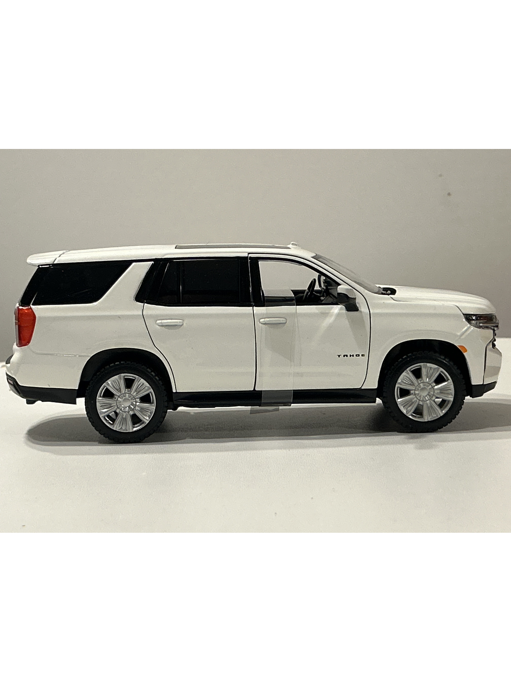 Chevrolet Tahoe 2021 Maisto Special Edition 1:26  – Ruta Nostalgia Chile 5