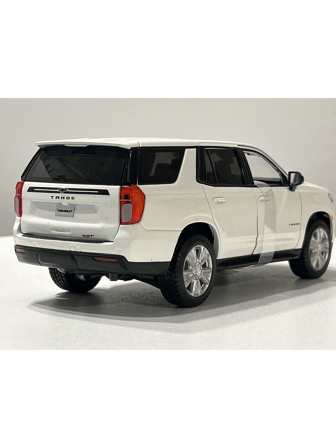 Chevrolet Tahoe 2021 Maisto Special Edition 1:26  – Ruta Nostalgia Chile 6