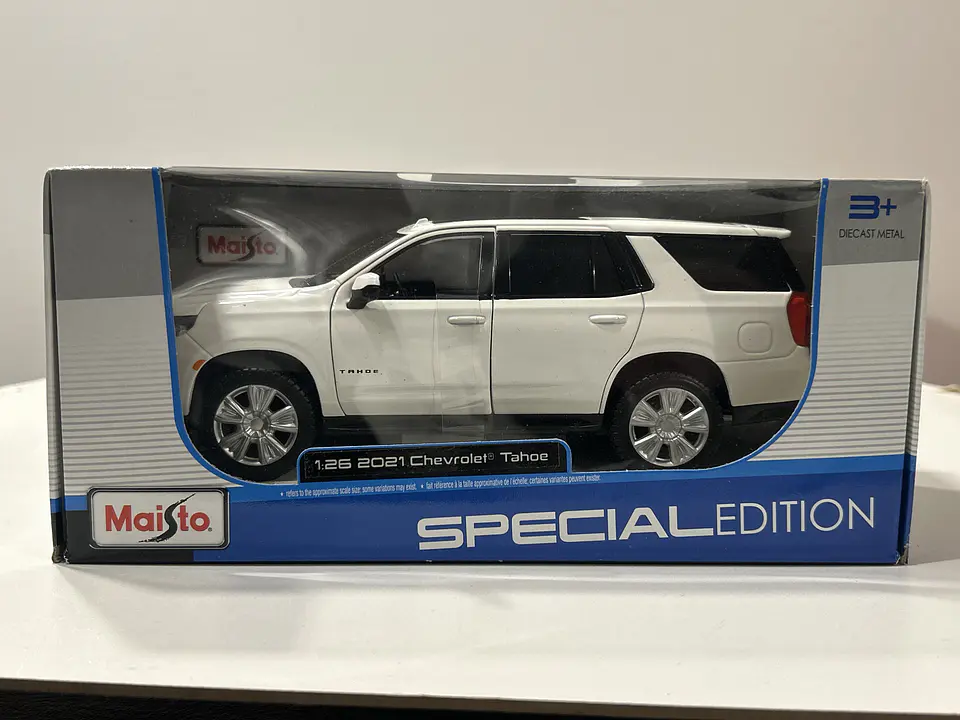 Camioneta Chevrolet Tahoe 2021 Maisto Special Edition 1:26 10