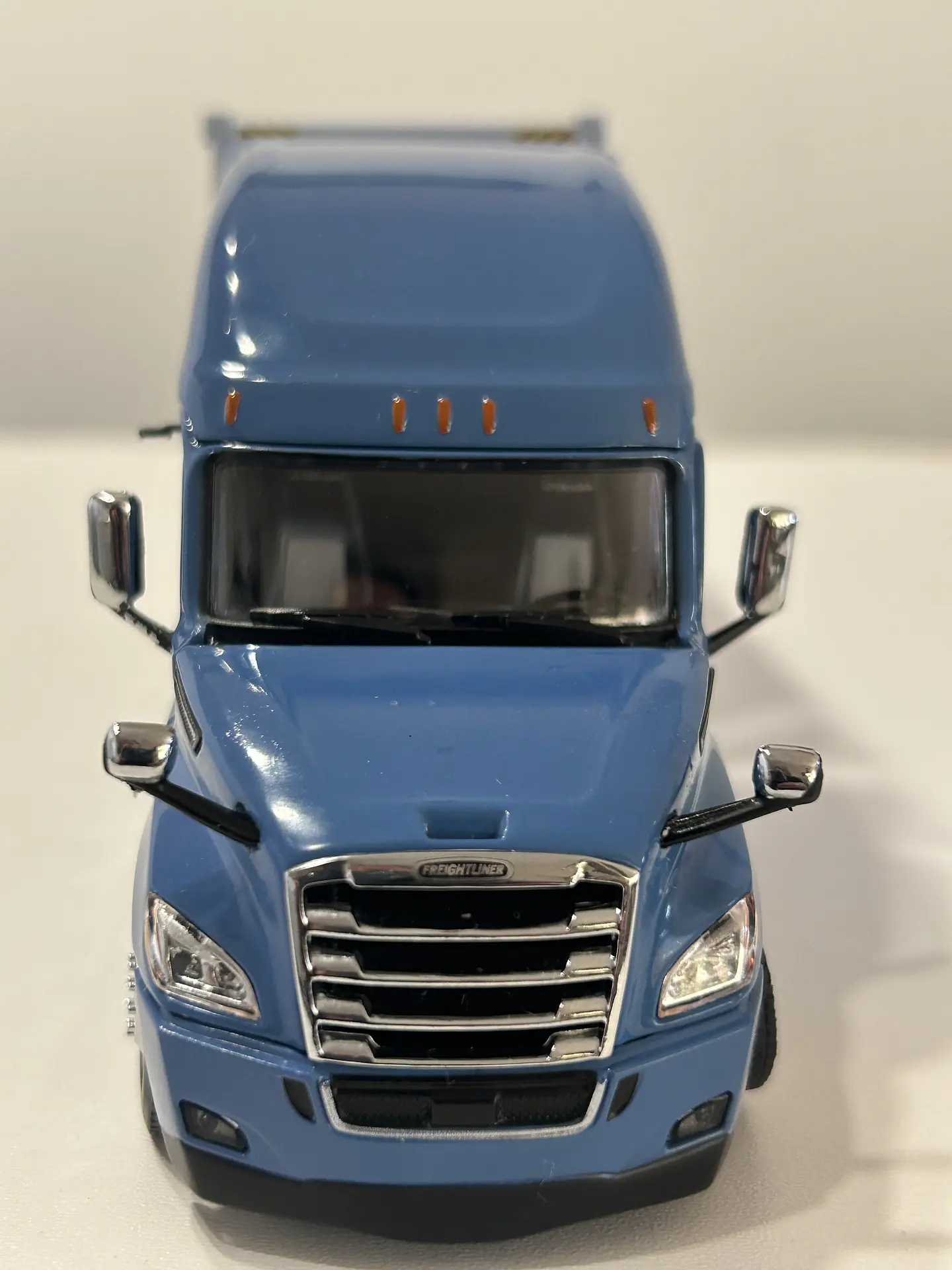 Camión Freightliner Cascadia con | Diecast Masters 1:50 6