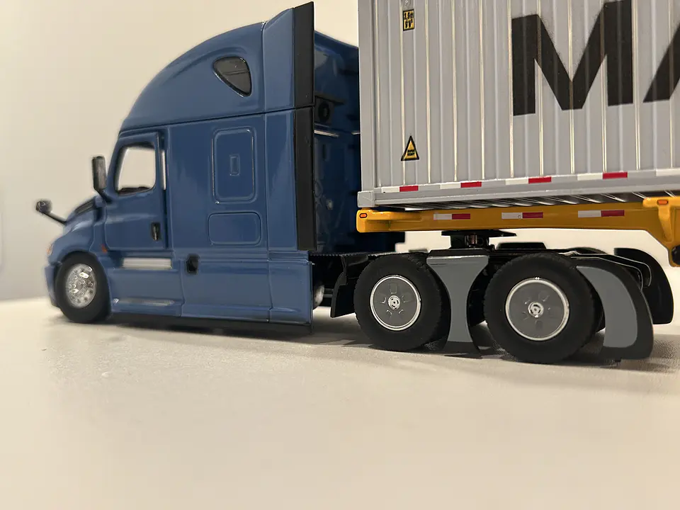 Camión Freightliner Cascadia con | Diecast Masters 1:50 13