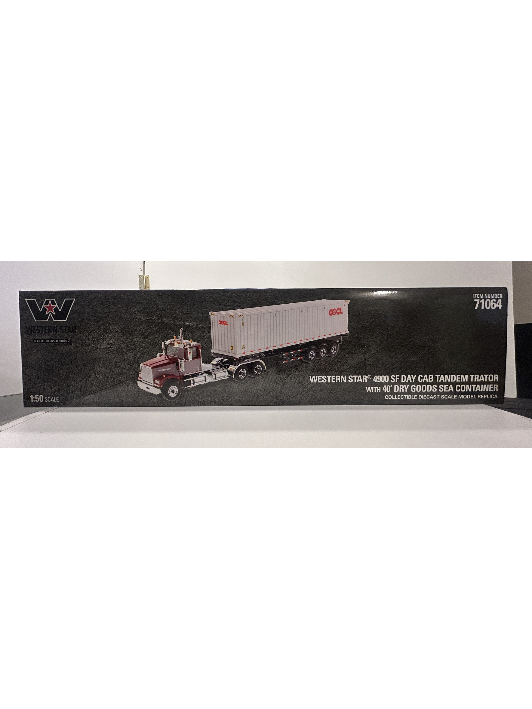 Western Star 4900 SF Day Cab con tráiler esqueletal y contenedor 40’ – Diecast Masters 1:50 (71064) 15