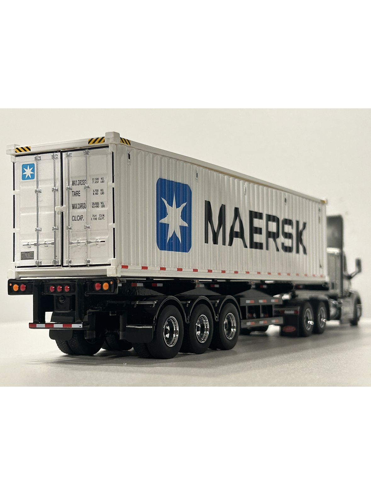 Peterbilt 579 Day Cab + tráiler esqueletal y contenedor refrigerado 40’ | Diecast Masters 1:50  – Ruta Nostalgia Chile 8