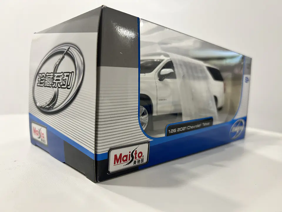 Camioneta Toyota Hilux Doble Cabina | Maisto 1:27 13