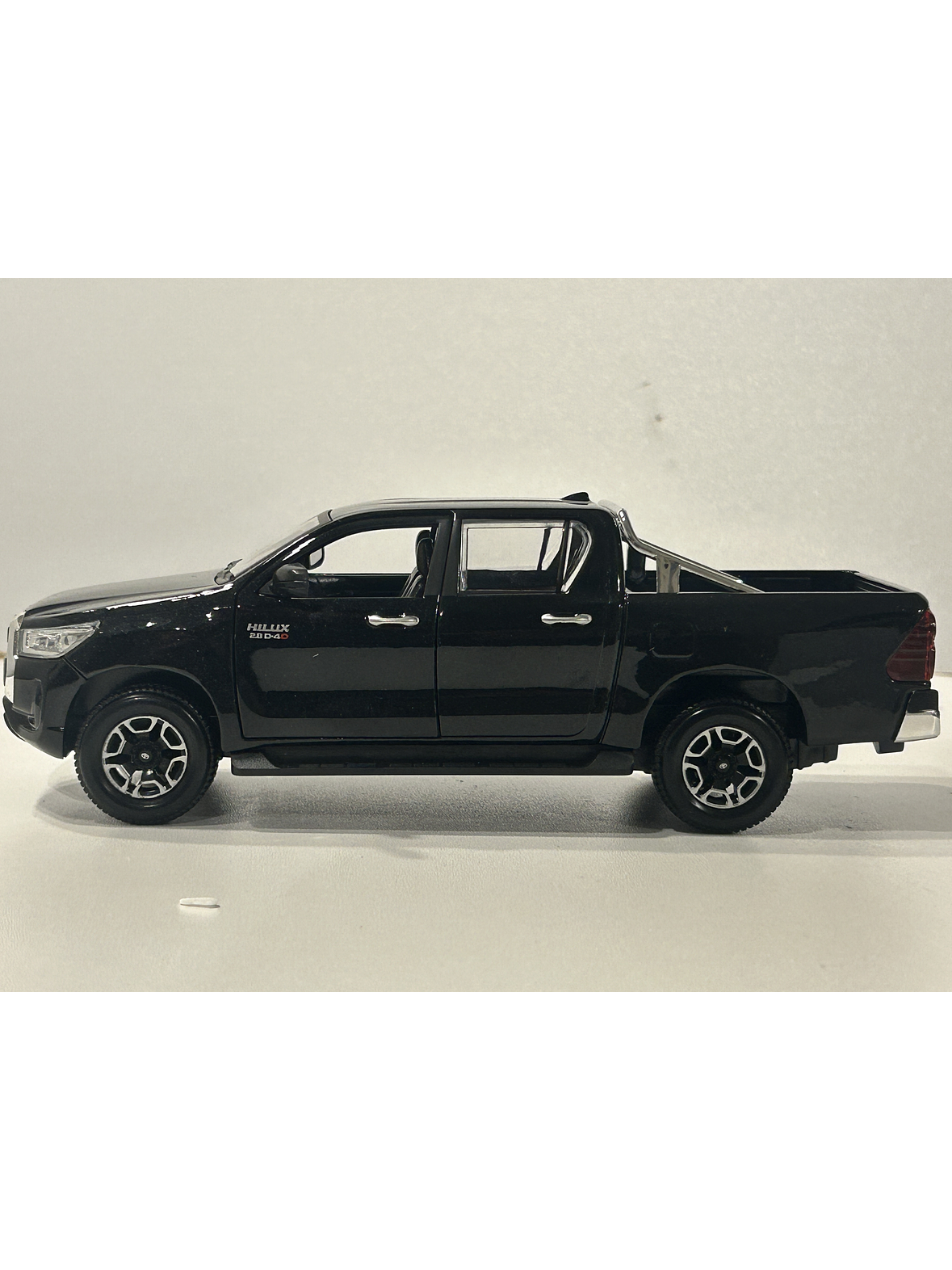Maisto 1:27 Toyota Hilux Doble Cabina – Camioneta die-cast de trabajo y leyenda en Chile 25