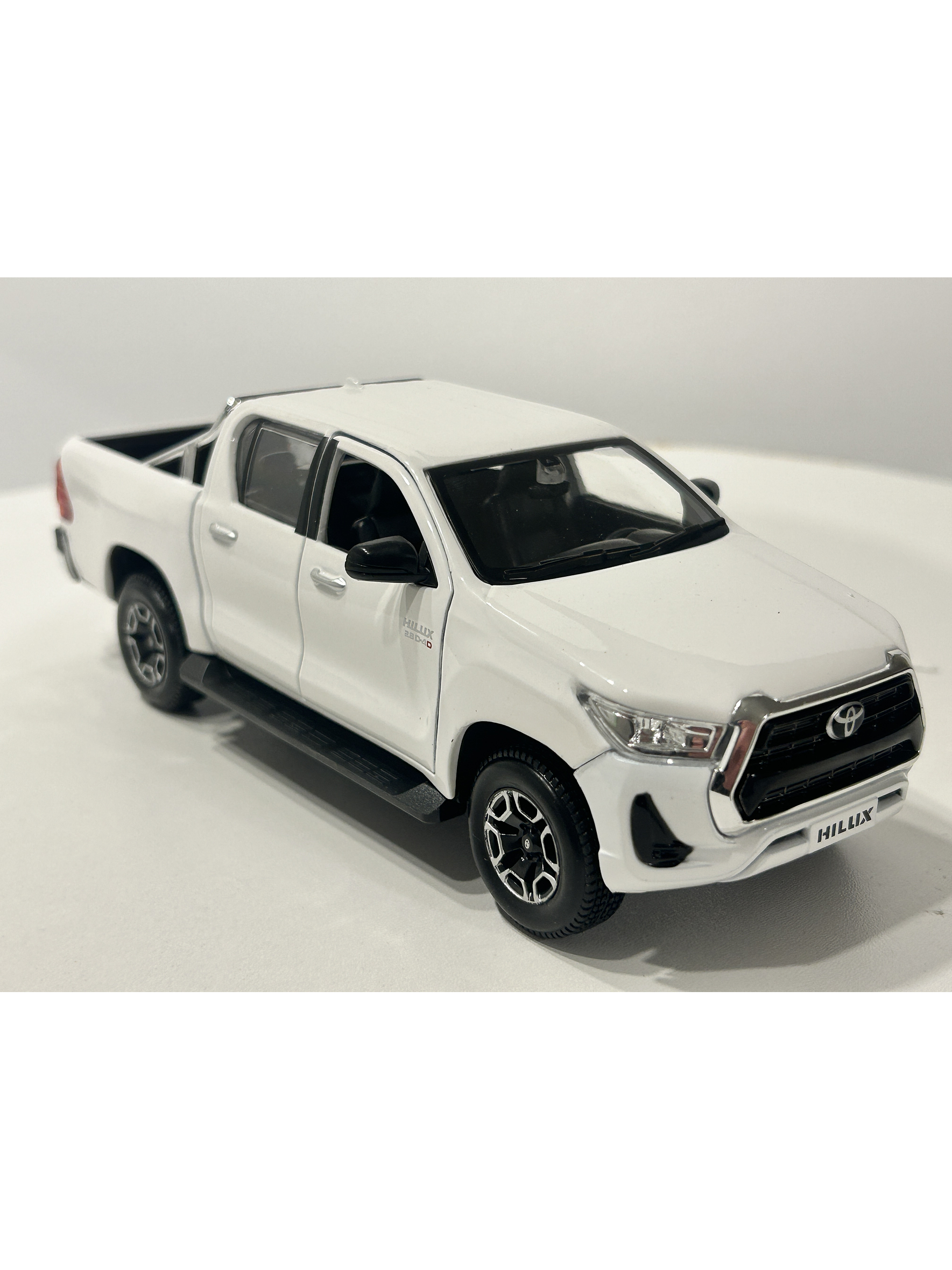 Maisto 1:27 Toyota Hilux Doble Cabina – Camioneta die-cast de trabajo y leyenda en Chile 6