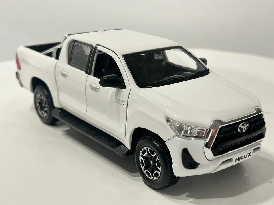 Camioneta Toyota Hilux Doble Cabina | Maisto 1:27 6