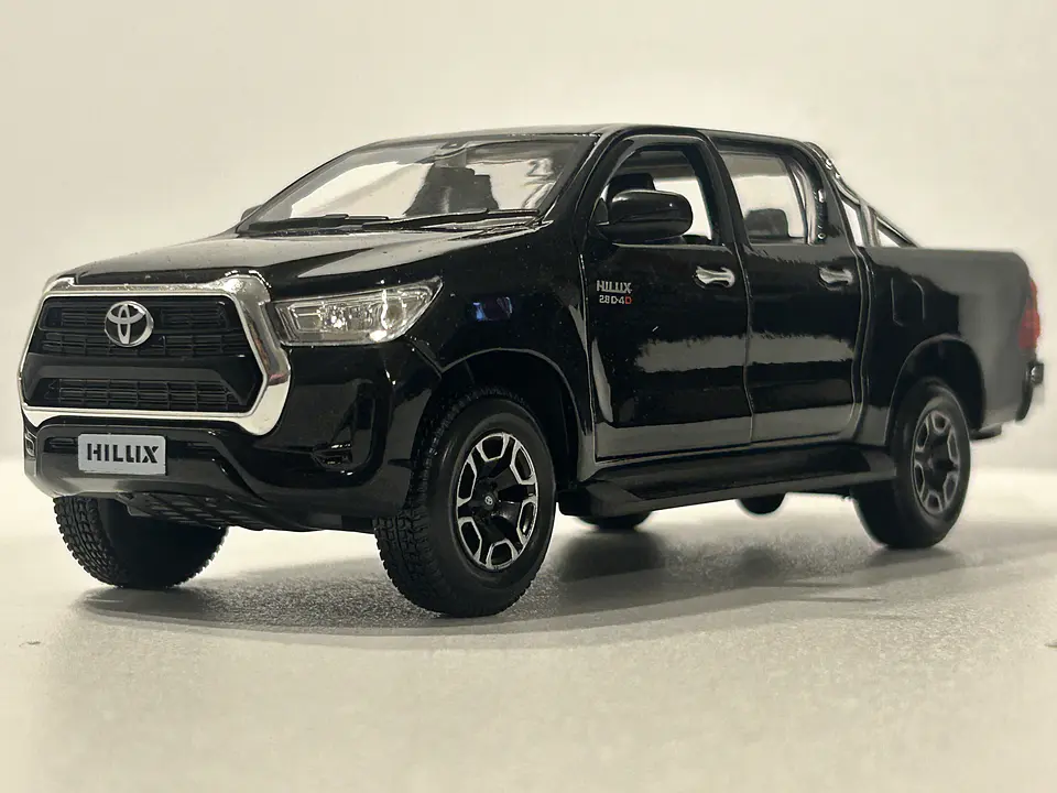 Camioneta Toyota Hilux Doble Cabina | Maisto 1:27 16