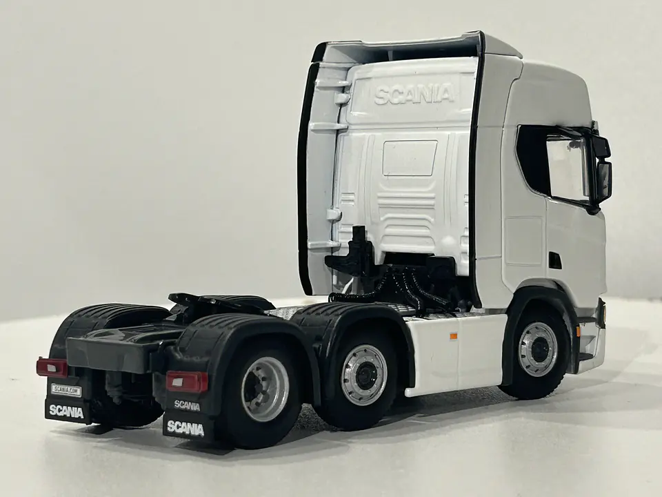Scania R Highline CR20H 6x2 Twin Steer 1:50 – WSI Models | Tracto sueco de leyenda para coleccionistas en Chile 6