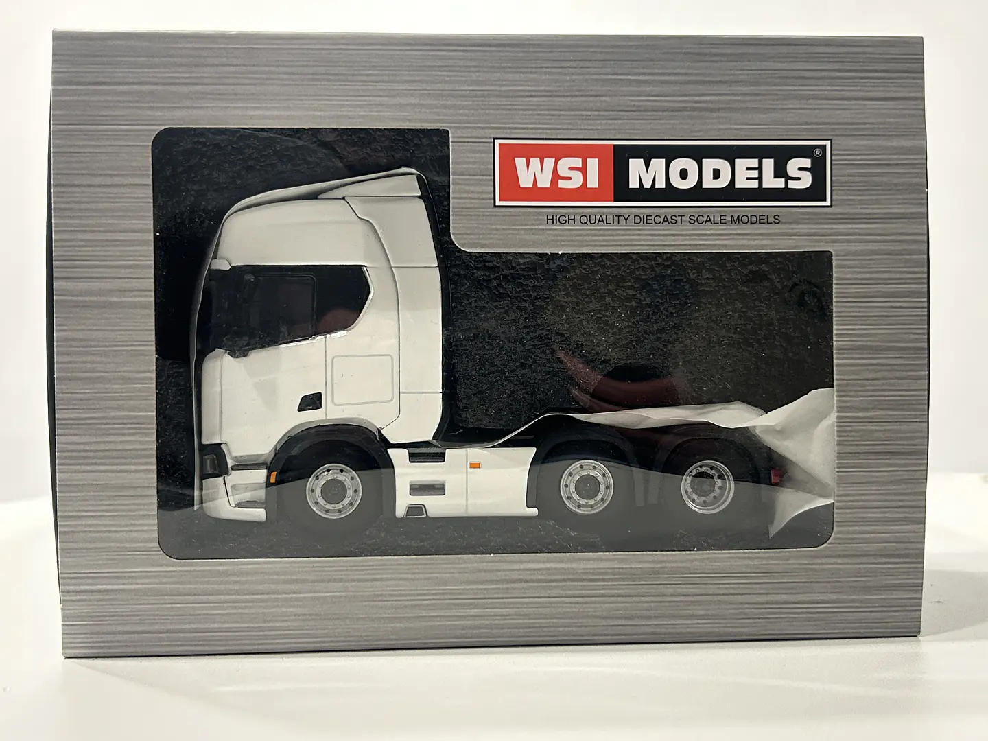 Scania R Highline CR20H 6x2 Twin Steer 1:50 – WSI Models | Tracto sueco de leyenda para coleccionistas en Chile 10