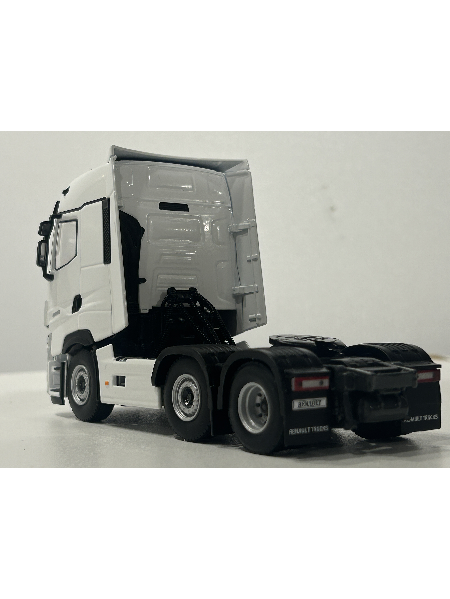 WSI White Line Renault T High Evolution 6x2 1:50 | Miniatura profesional para coleccionistas en Chile 8