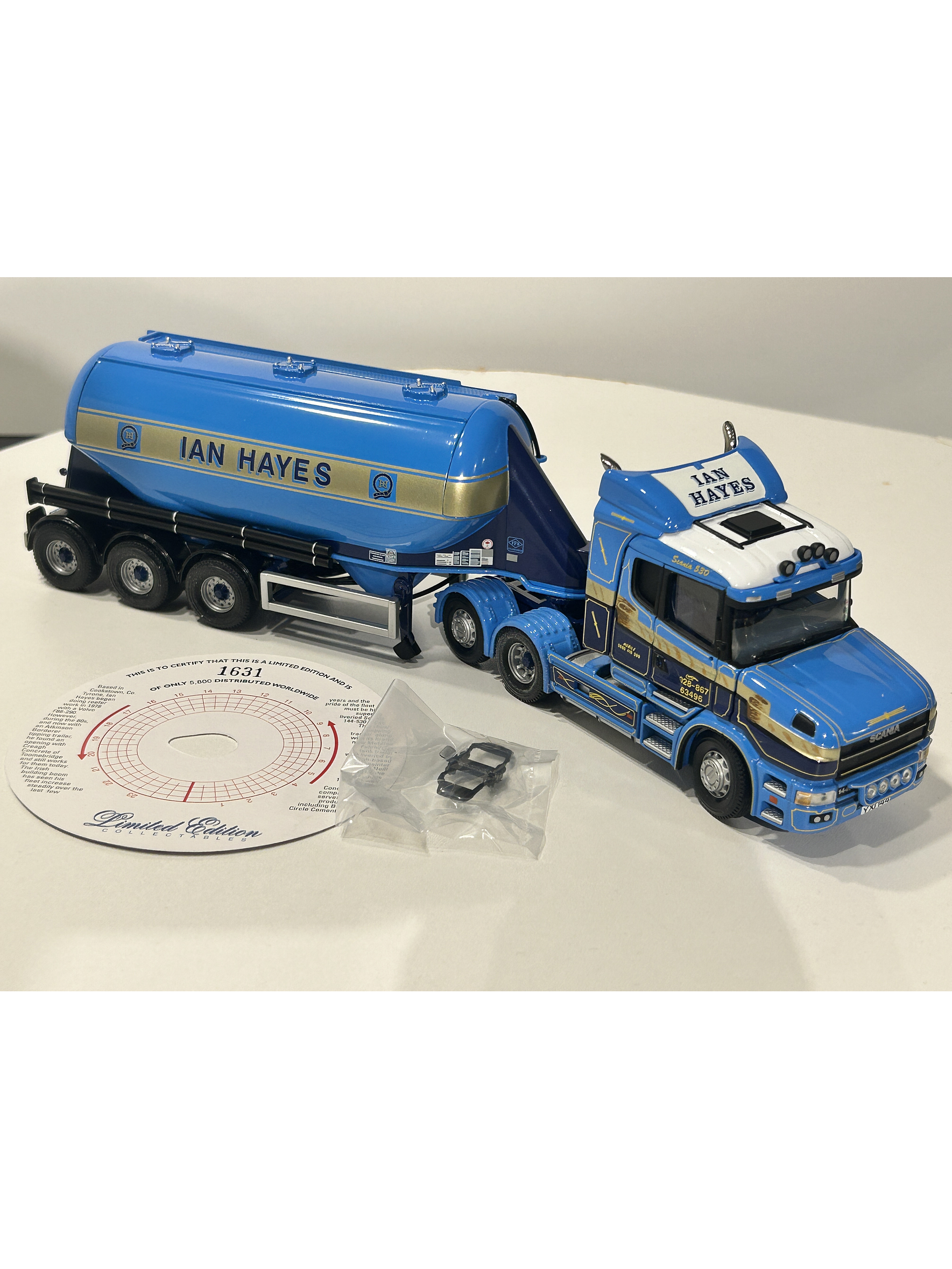 Corgi CC12801  1:50 Scania T-cab + Tolva Feldbinder “Ian Hayes Transport” – Edición Limitada 11