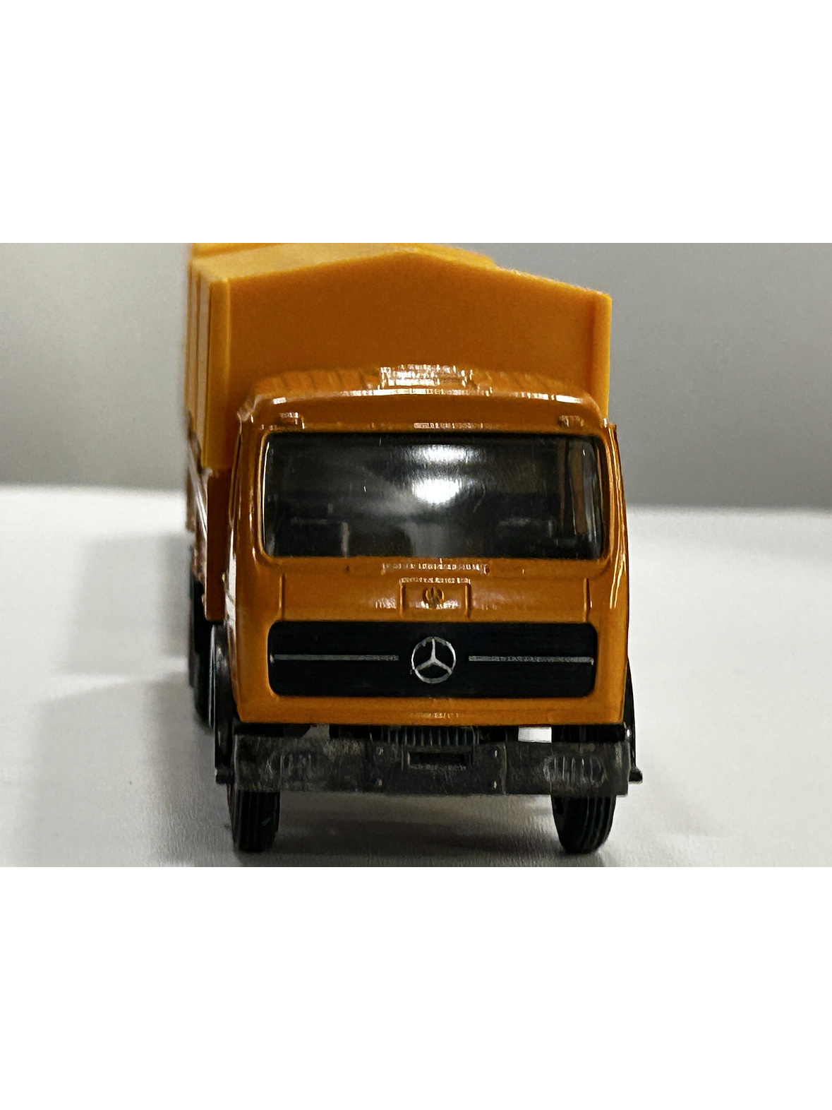 NZG 1:50 Mercedes-Benz 1632/1932 NG con carro lona | Diecast clásico “Made in W. Germany” 4