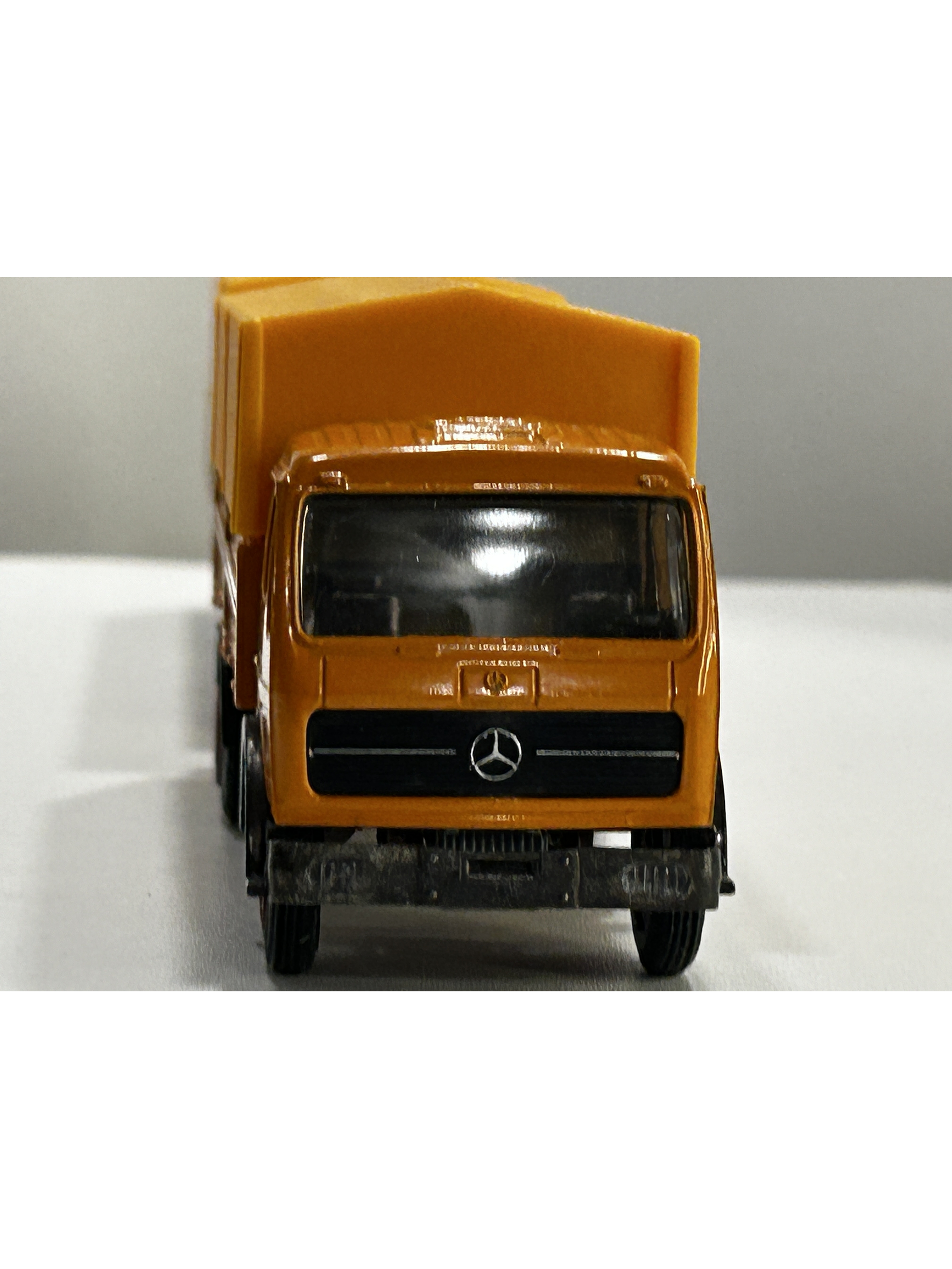 NZG 1:50 Mercedes-Benz 1632/1932 NG con carro lona | Diecast clásico “Made in W. Germany” 4