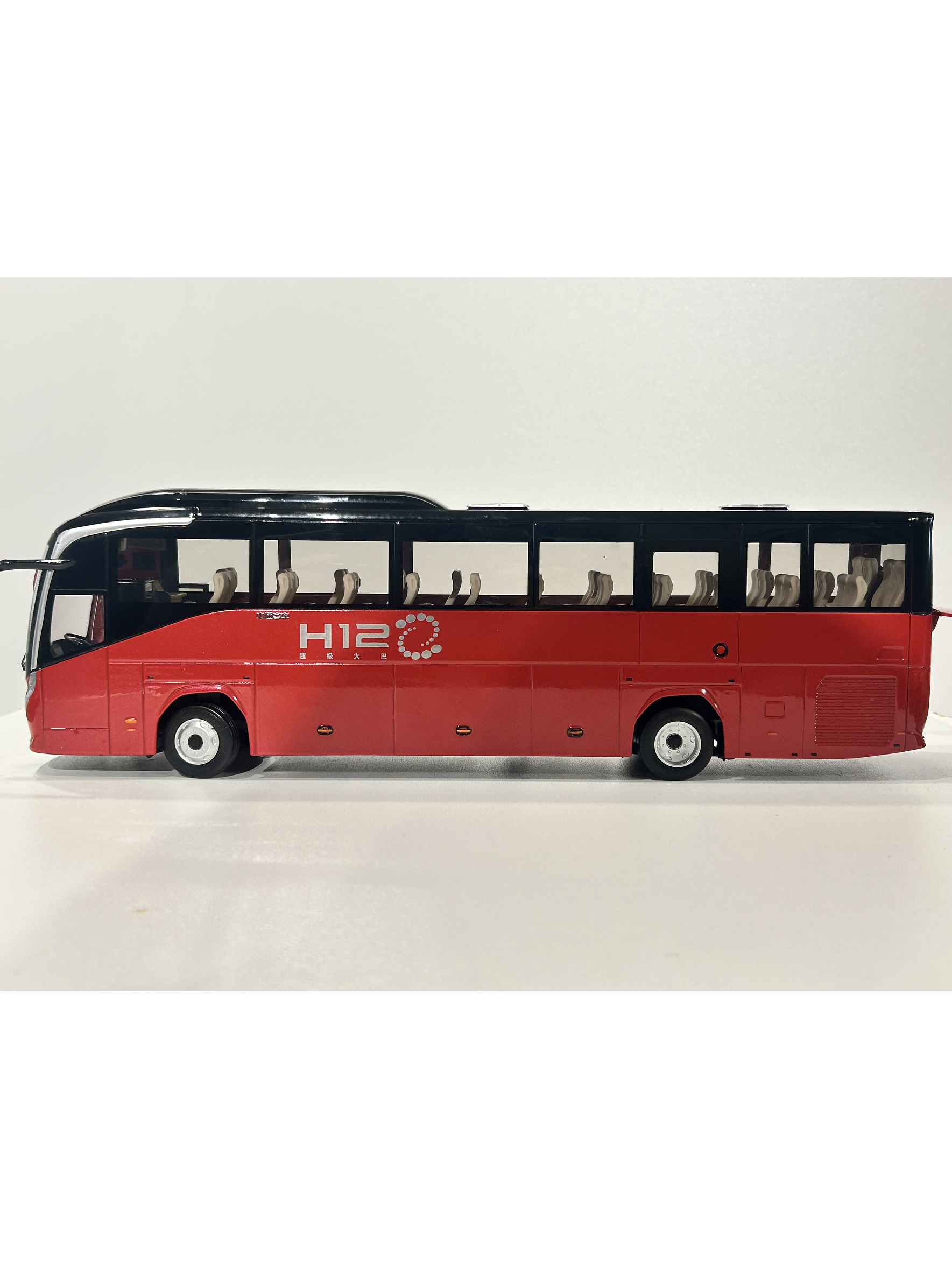 Bus Zhongtong H12. Escala 1:36 | 