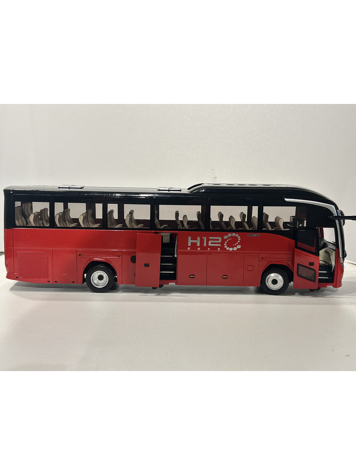 Bus Zhongtong H12. Escala 1:36 | 