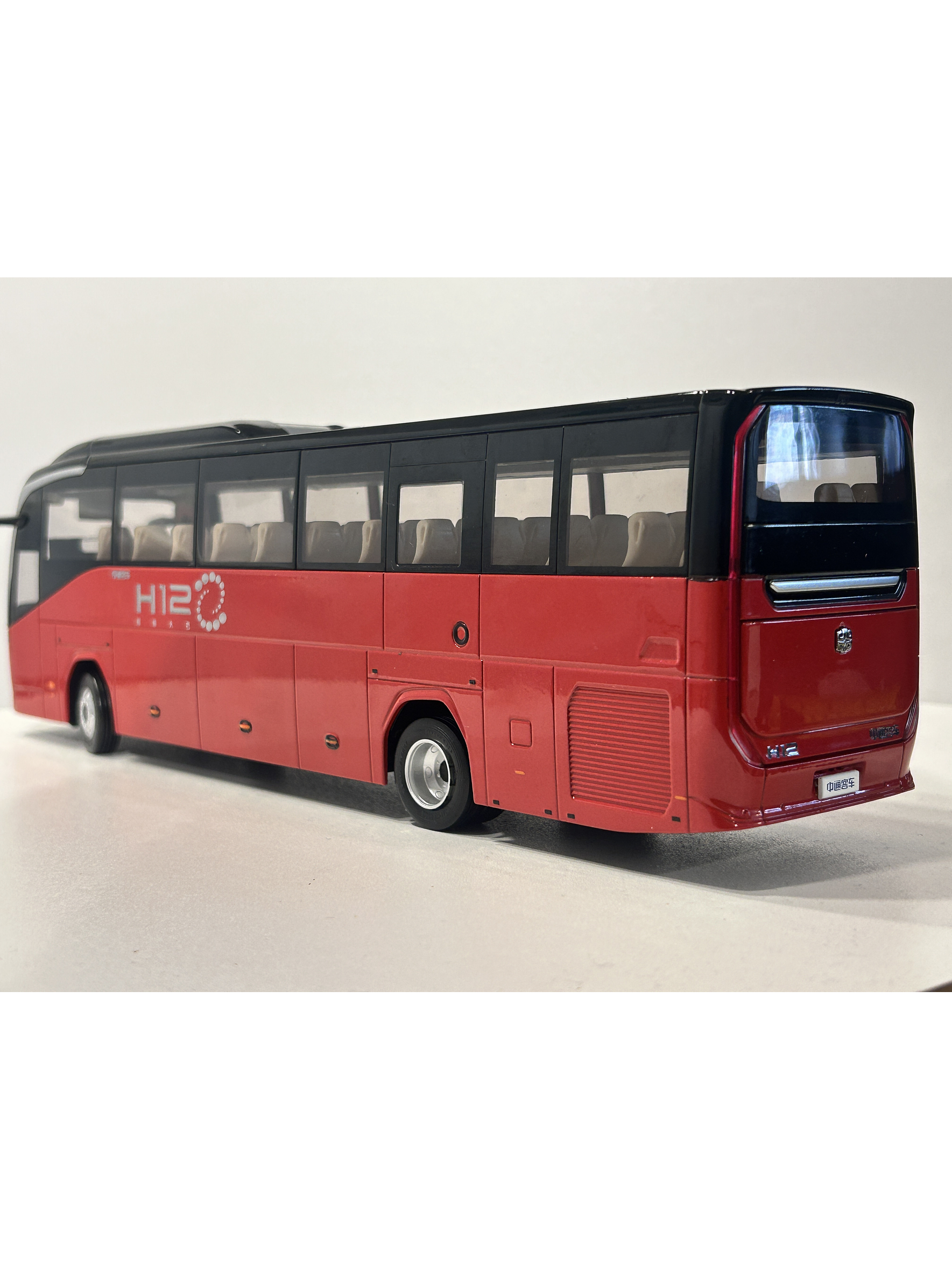 Bus Zhongtong H12. Escala 1:36 | 