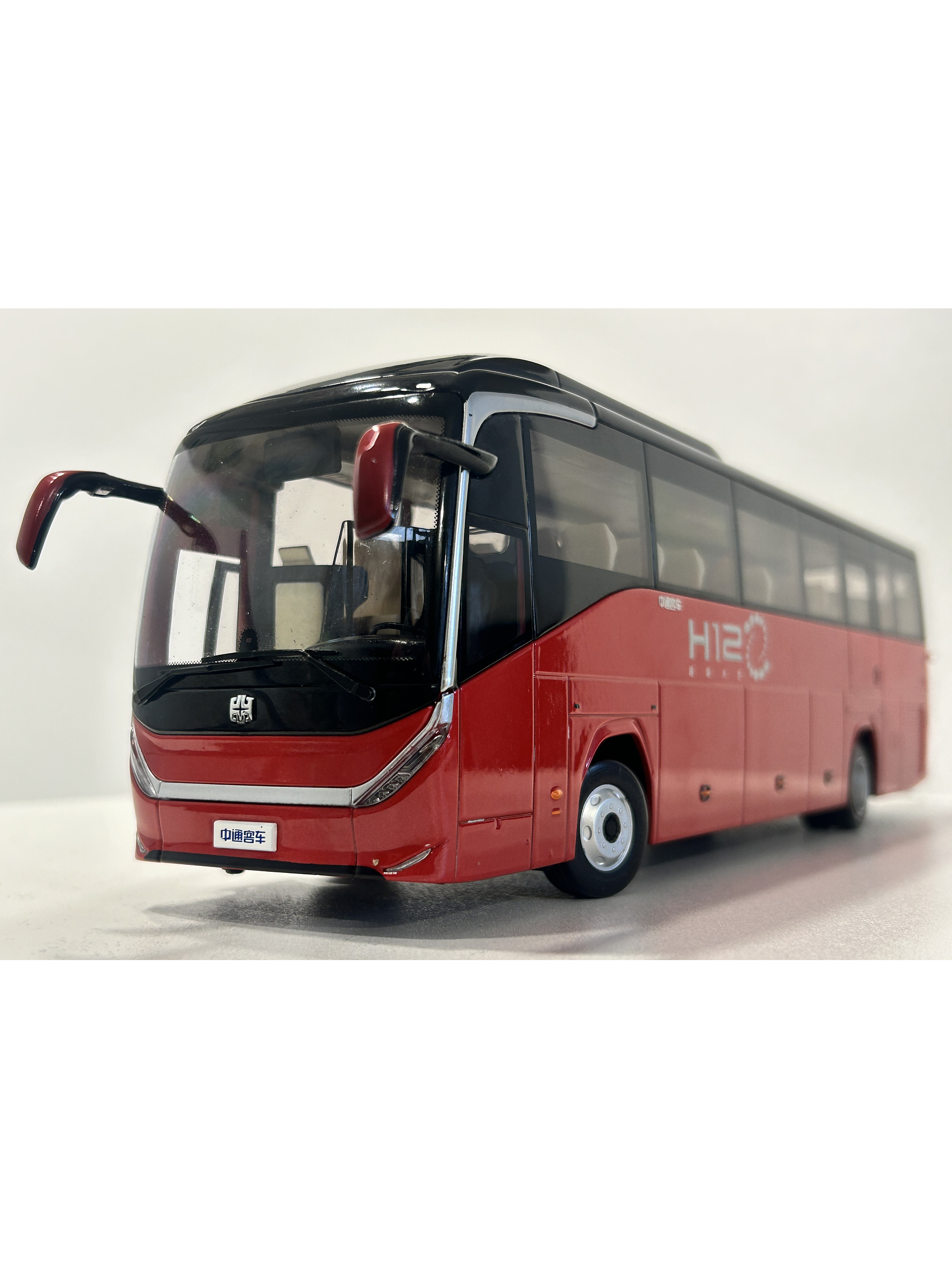 Bus Zhongtong H12. Escala 1:36 | 