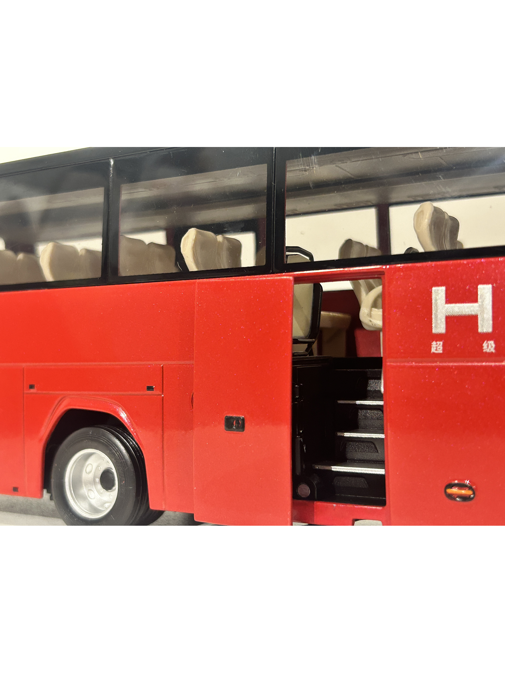 Bus Zhongtong H12. Escala 1:36 | 