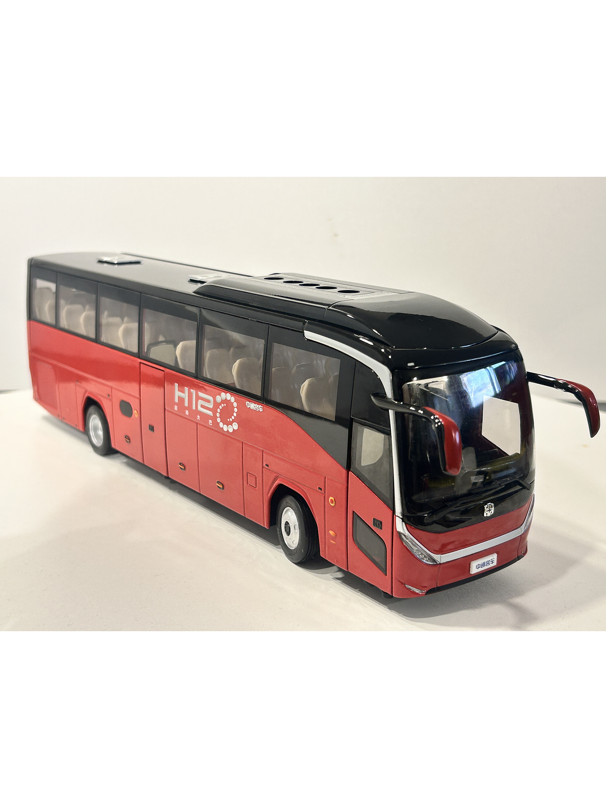 Bus Zhongtong H12. Escala 1:36 | 