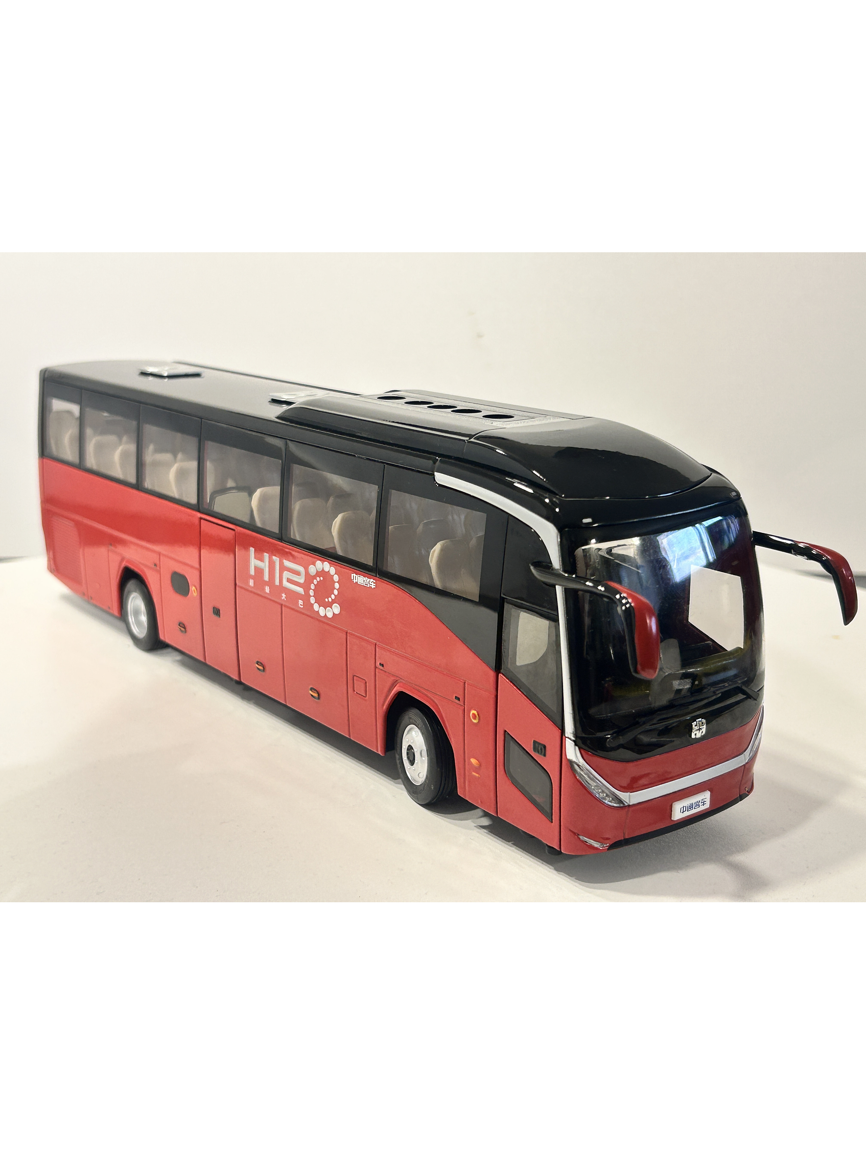 Bus Zhongtong H12. Escala 1:36 | 
