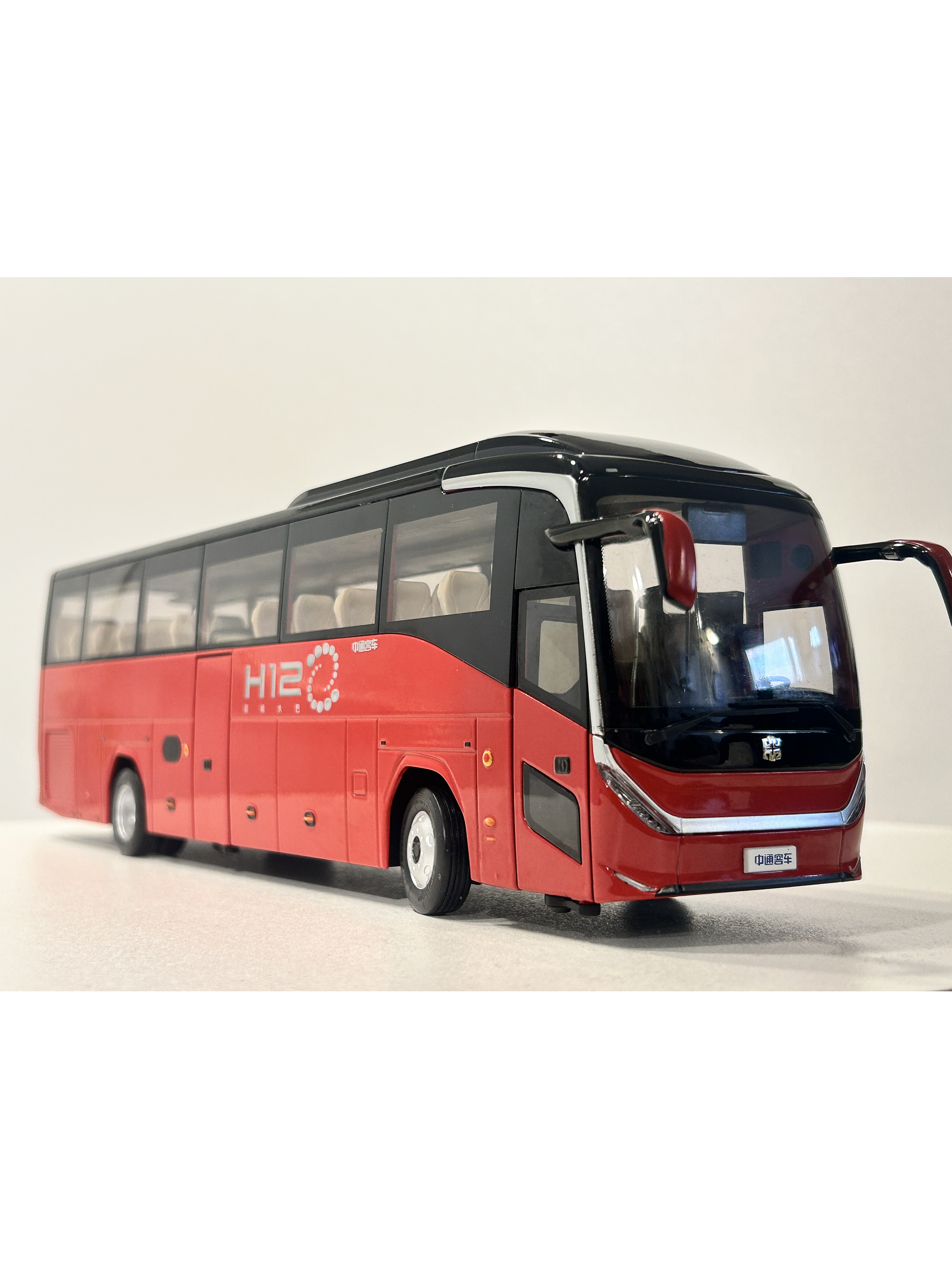 Bus Zhongtong H12. Escala 1:36 | 