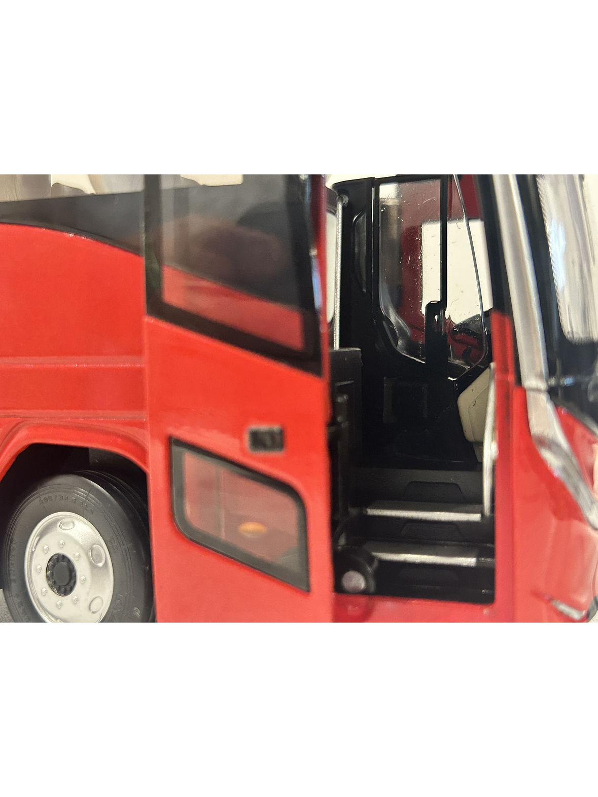 Bus Zhongtong H12. Escala 1:36 | 