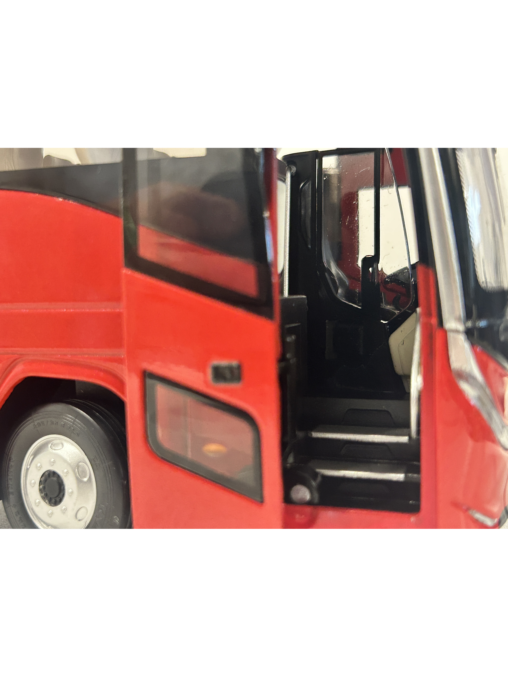 Bus Zhongtong H12. Escala 1:36 | 