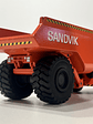 Camión Dumper  Sandvik Toro TH663  — Conrad Modelle. Escala 1:50. Equipo minería subterránea bajo perfil de 63 t | Chile - Miniatura 8