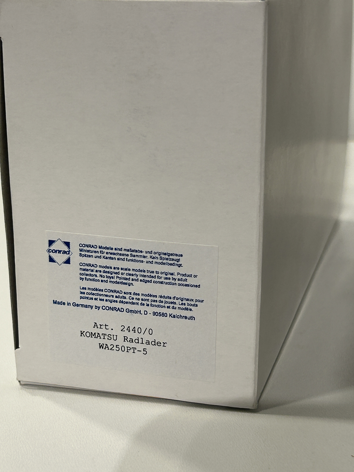 Komatsu WA250PT-5 1:50 CONRAD Modelle – Cargador frontal “tool carrier” de culto para operarios forestales y coleccionistas en Chile 13