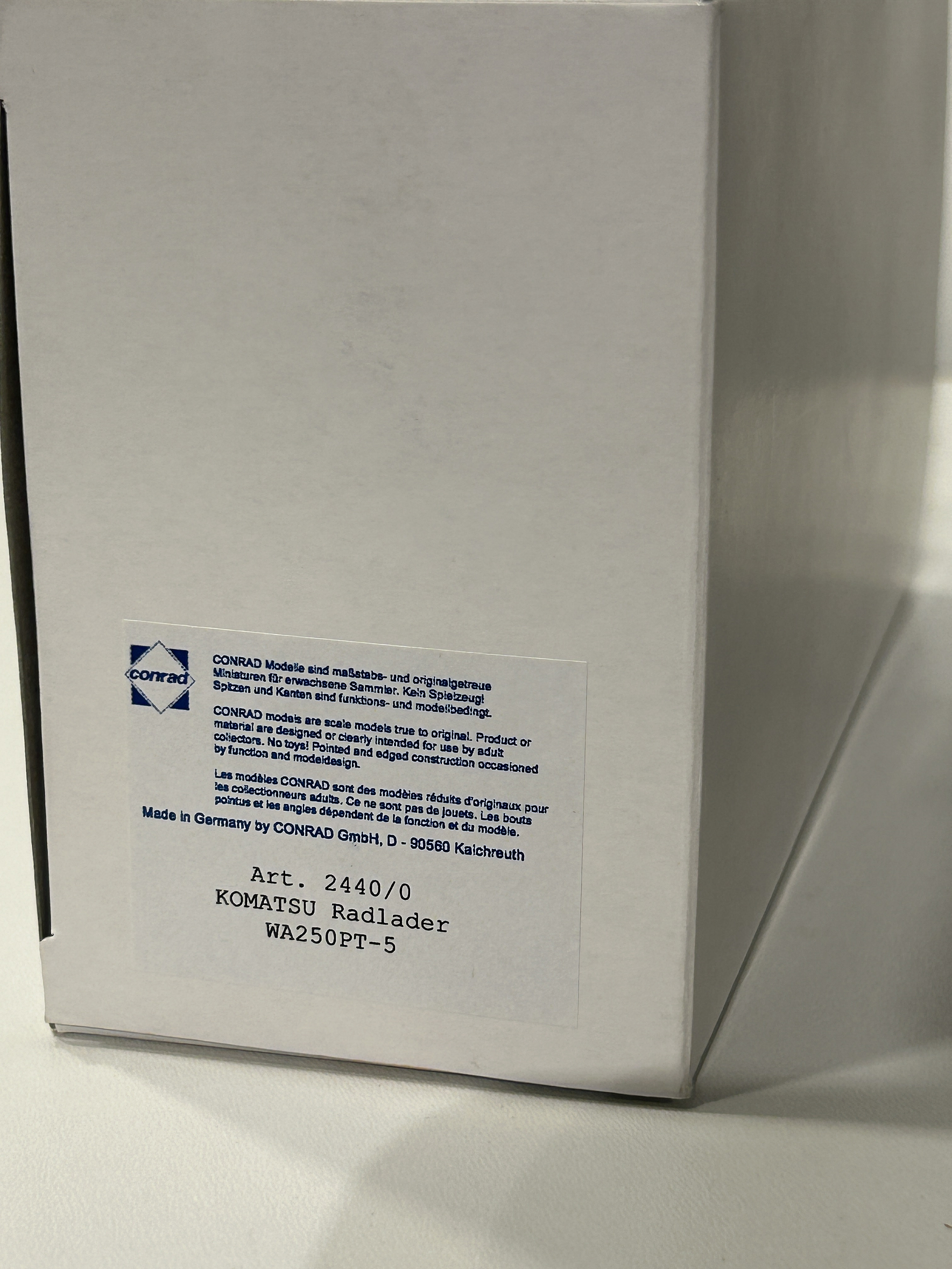 Komatsu WA250PT-5 1:50 CONRAD Modelle – Cargador frontal “tool carrier” de culto para operarios forestales y coleccionistas en Chile 13