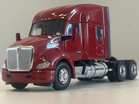Camión Kenworth T680 6x4 | Rojo - WSI USA Basic Line. Miniatura escala 1:50