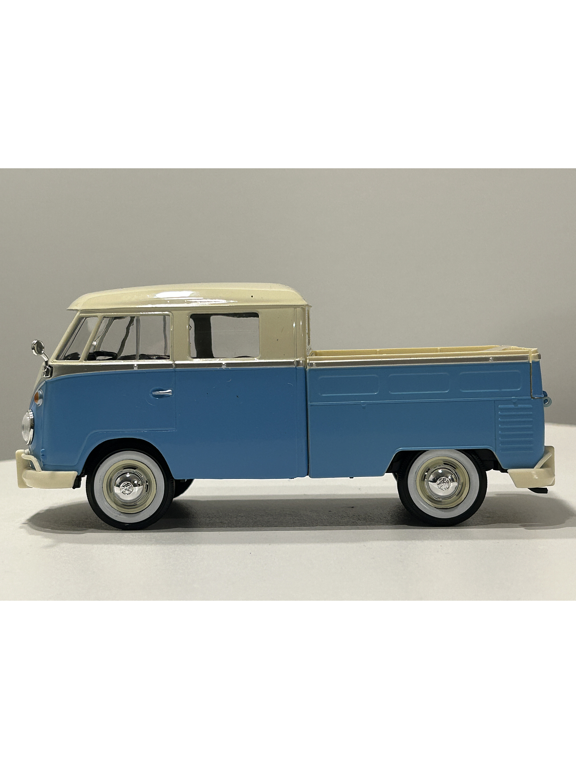 Motormax Volkswagen T1 DoKa (Double Cab Pickup), 1:24 – Timeless Legends 20