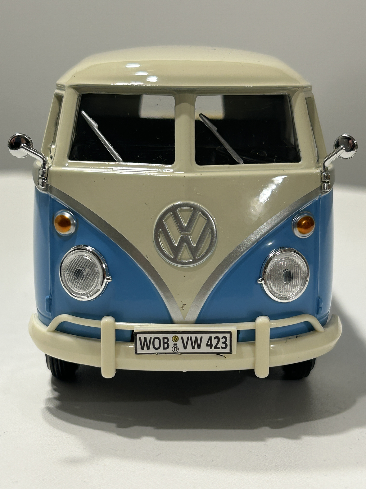 Motormax Volkswagen T1 DoKa (Double Cab Pickup), 1:24 – Timeless Legends 13