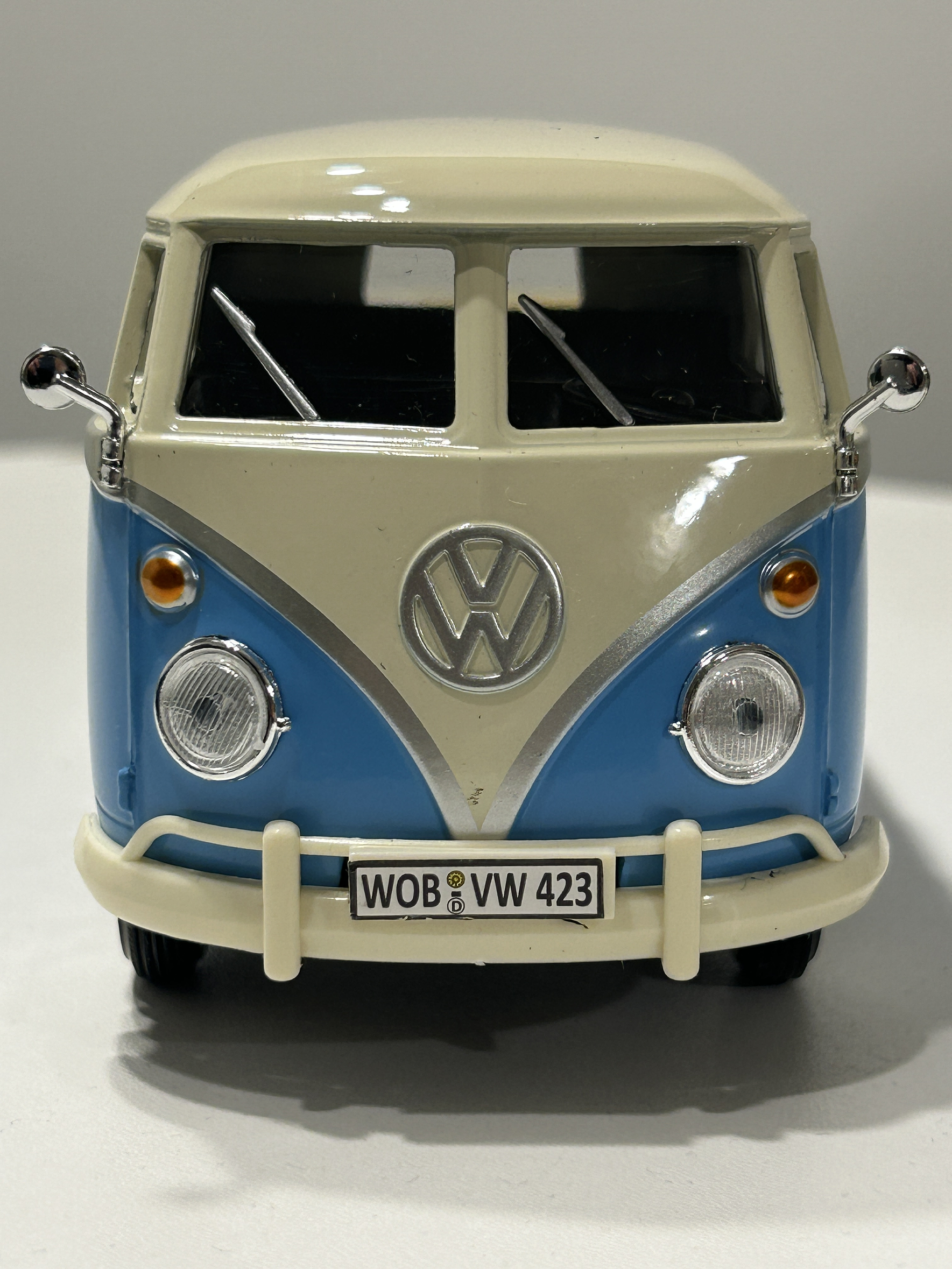 Motormax Volkswagen T1 DoKa (Double Cab Pickup), 1:24 – Timeless Legends 13